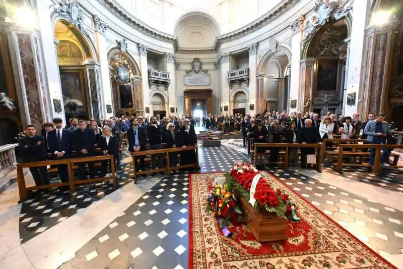 funerali luciano di bacco   foto mezzelani gmt15