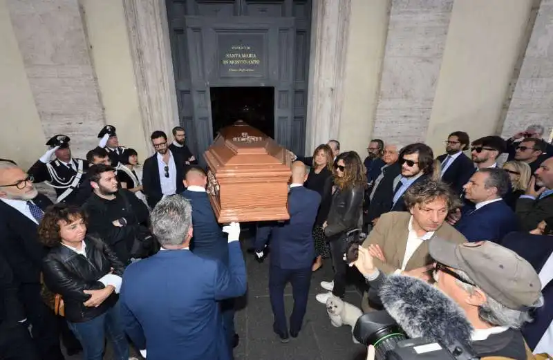 funerali luciano di bacco   foto mezzelani gmt4