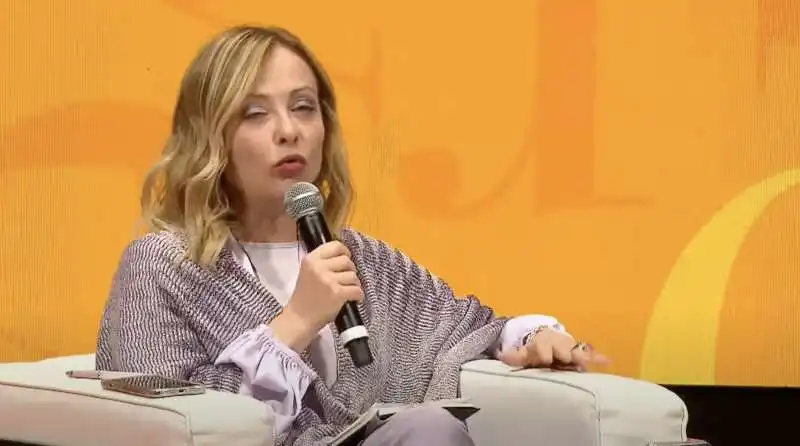 giorgia meloni al festival dell economia di trento   3