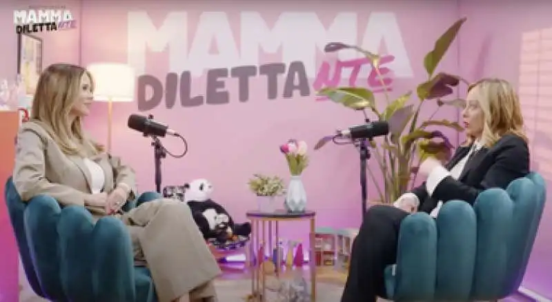 giorgia meloni al podcast di diletta leotta 2