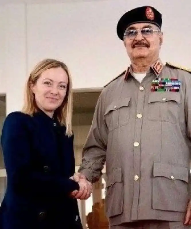 giorgia meloni e il generale khalifa haftar