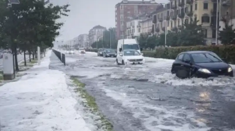 grandinata a torino 