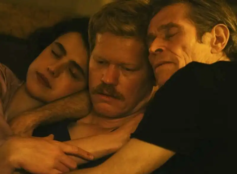 margaret qualley   jesse plemons   willem dafoe   kinds of kindness