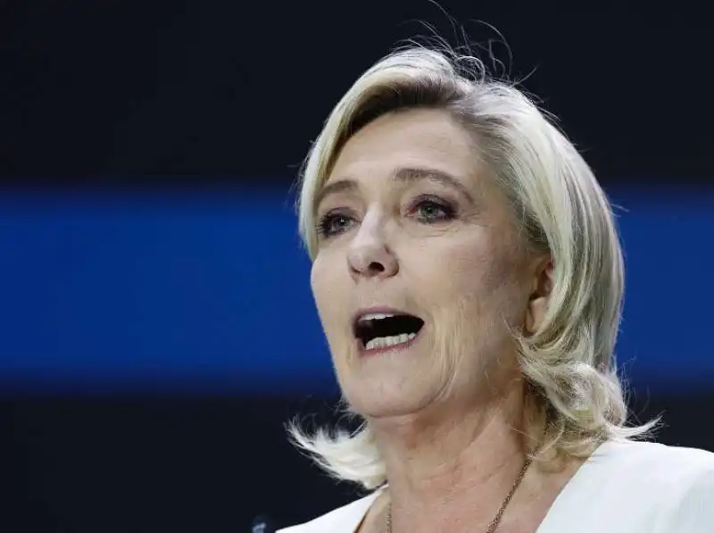 marine le pen a viva24, la convention di vox a madrid 