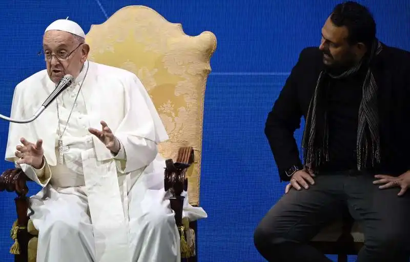 papa francesco con gigi de palo   stati generali della natalita 