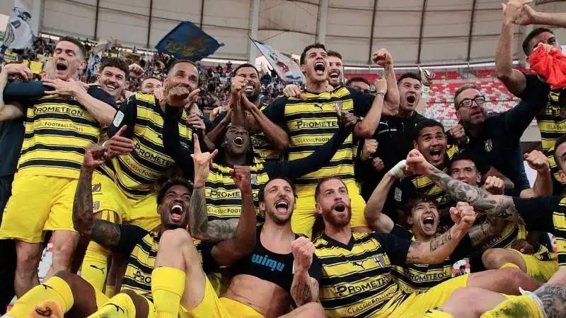 parma promosso in serie a  