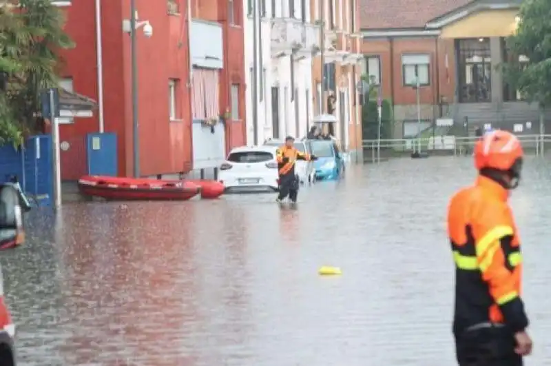 PIOGGIA E MALTEMPO A MILANO