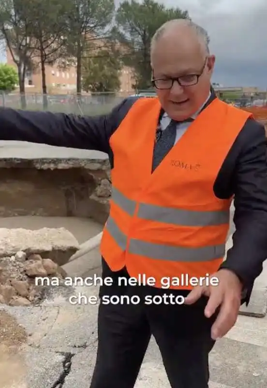 roberto gualtieri gira per i cantieri   1