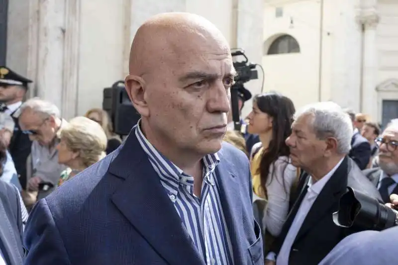 sergio rizzo   al funerale di franco di mare   