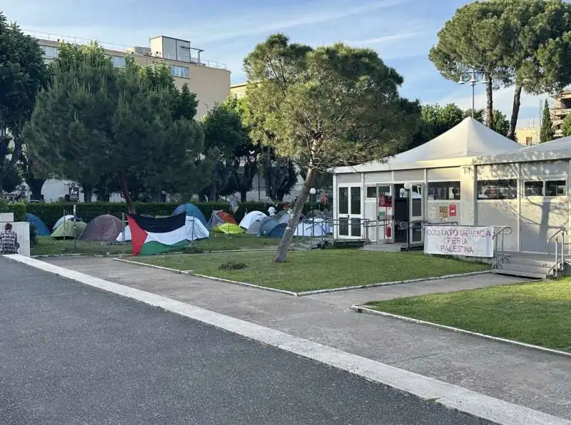 tendopoli pro palestina alla sapienza