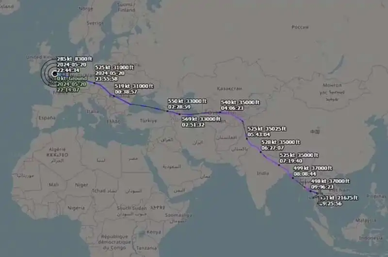 turbolenza a bordo di un volo singapore airlines   5