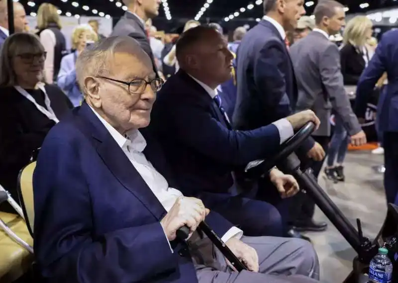 warren buffett   assemblea degli azionisti di berkshire hathaway  