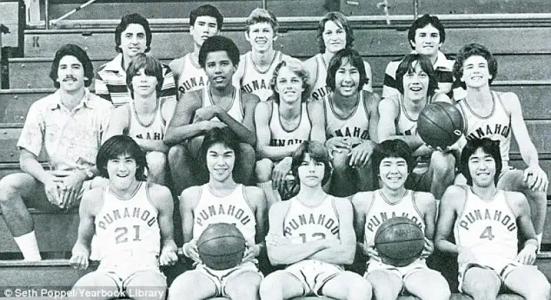 BARACK OBAMA NELLA SQUADRA DI BASKET DELLA SCUOLA 