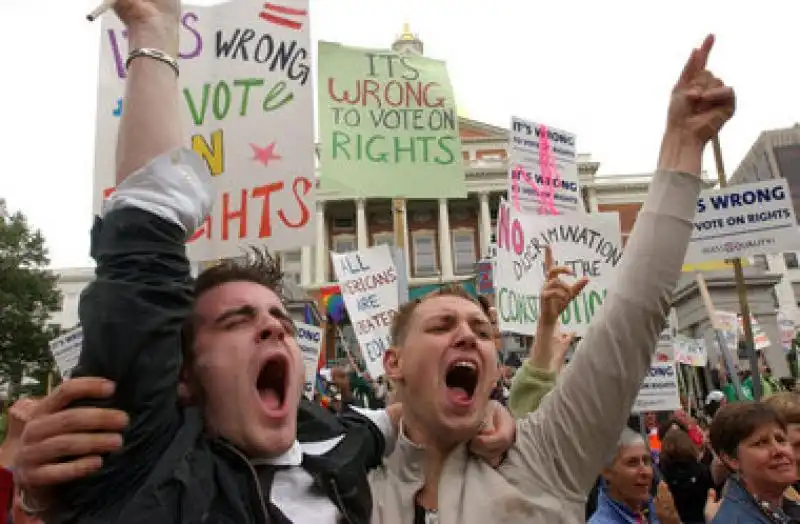 GAY FESTEGGIANO PER LA PRONUNCIA DELLA CORTE SUPREMA SUL DOMA