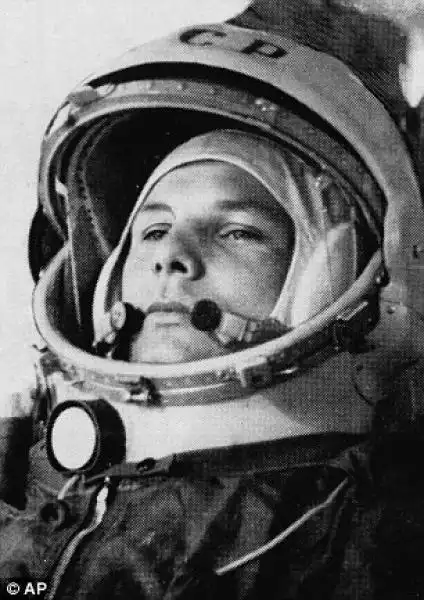 GAGARIN article B C x 