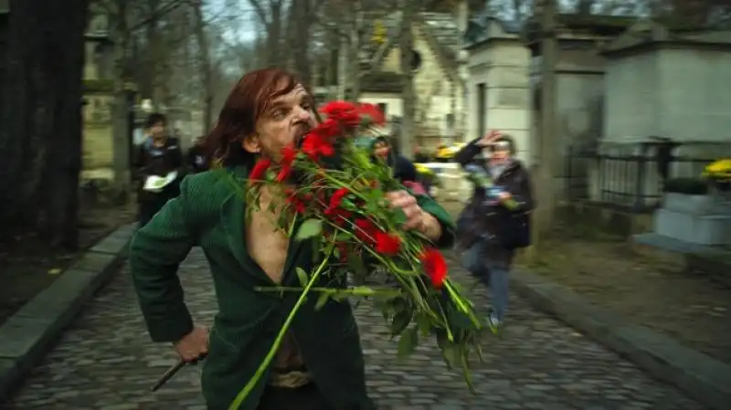 HOLY MOTORS DI LEOS CARAX 