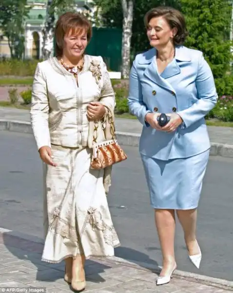 LYUDMILAPUTIN E CHERIE BLAIR 