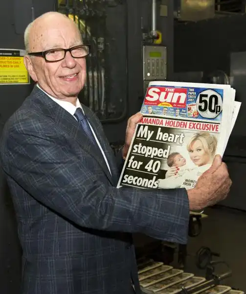 MURDOCH CON IL SUO TABLOID THE SUN 