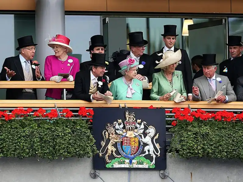 IL PALCO REALE AD ASCOT CON REGINA CARLO E CAMILLA 