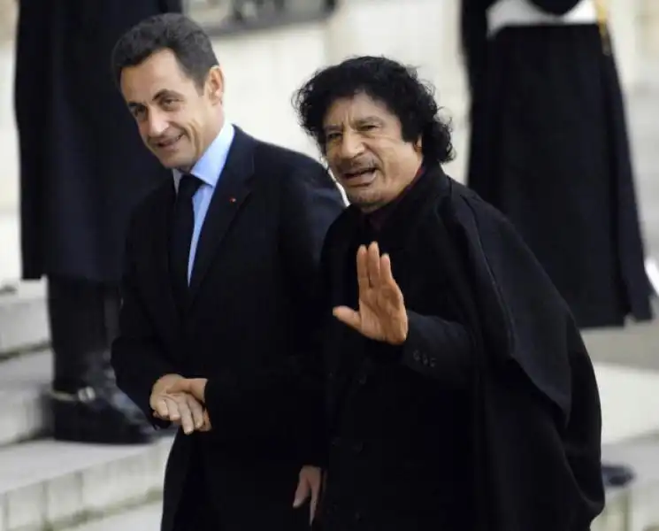 Sarko e Gheddafi 