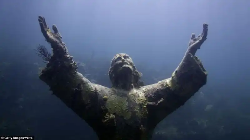 STATUA DI CRISTO A SAN FRUTTUOSO VICONO PORTOFINO 