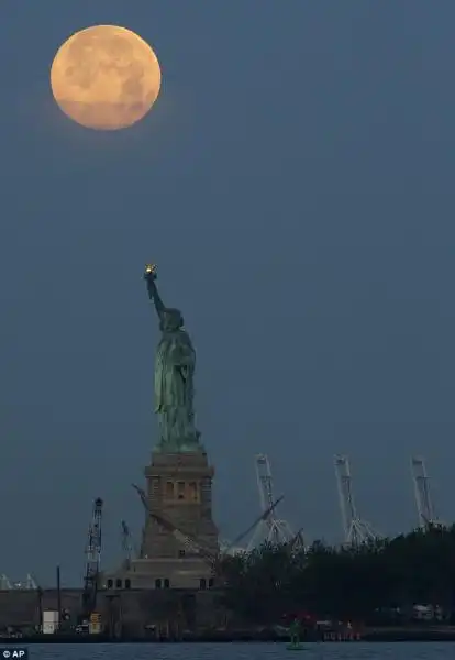 SUPERLUNA 