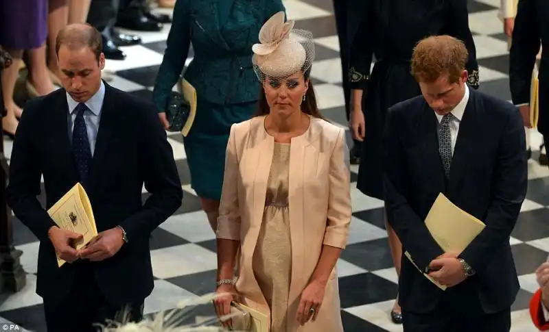 WILLIAM KATE E HARRY PRINCIPI INGLESI 