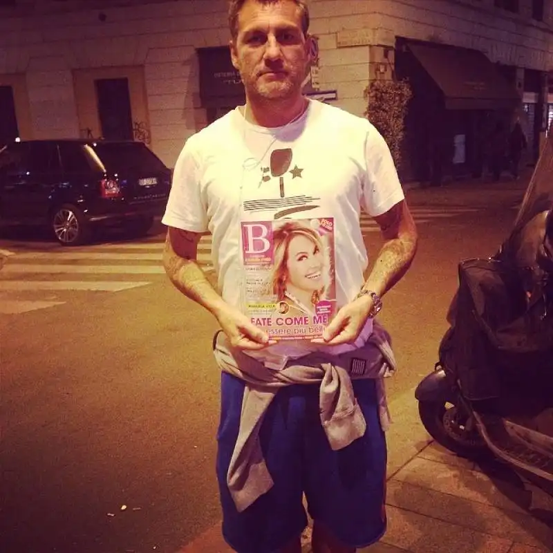 bobo vieri col mensile di barbara d'urso