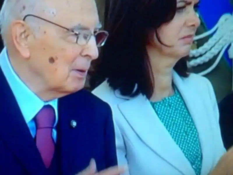 boldrini campionessa di facce schifate con napolitano