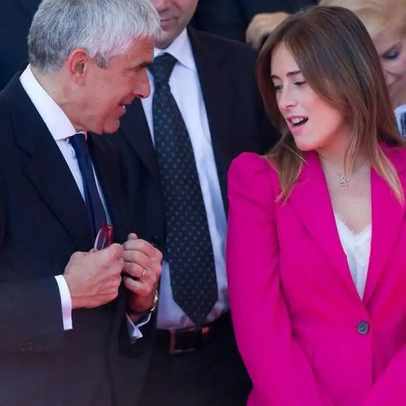 boschi a casini hai una pistola in tasca o sei felice di vedermi