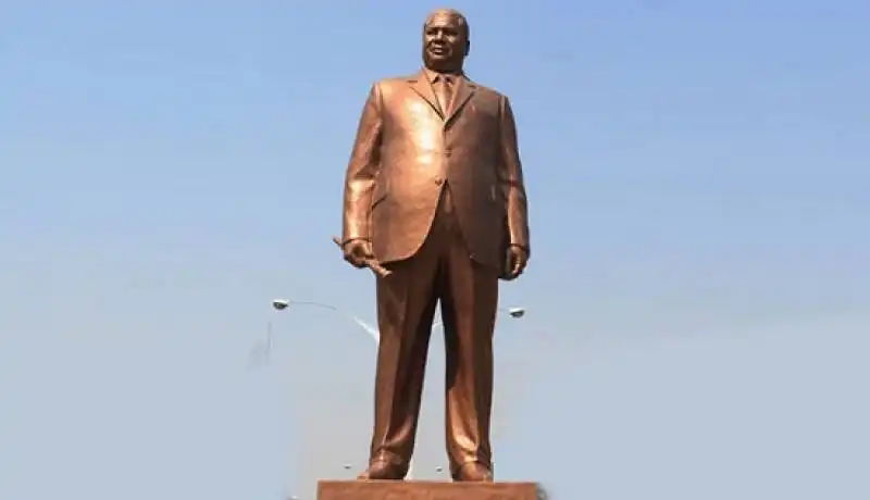 corea nord   statue