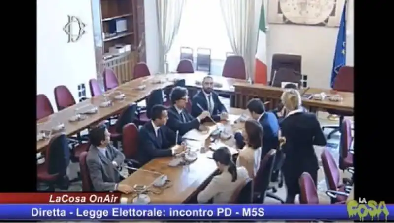 incontro renzi e grillini sulla legge elettorale