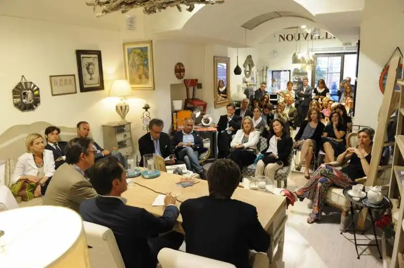 invitati alla presentazione del libro di roberto  sommella