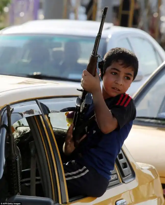 iraq    anche bambini tra i terroristi dell isis