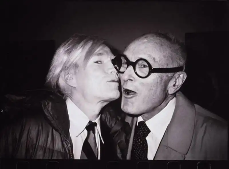 makos fotografa andy warhol. philip johnson