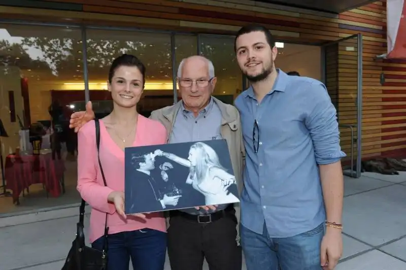 marzia loreto e riccardo con la foto di barillari