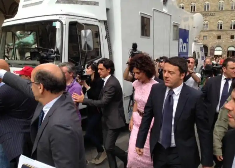 matteo renzi e agnese landini all'inaugurazione di pitti 2