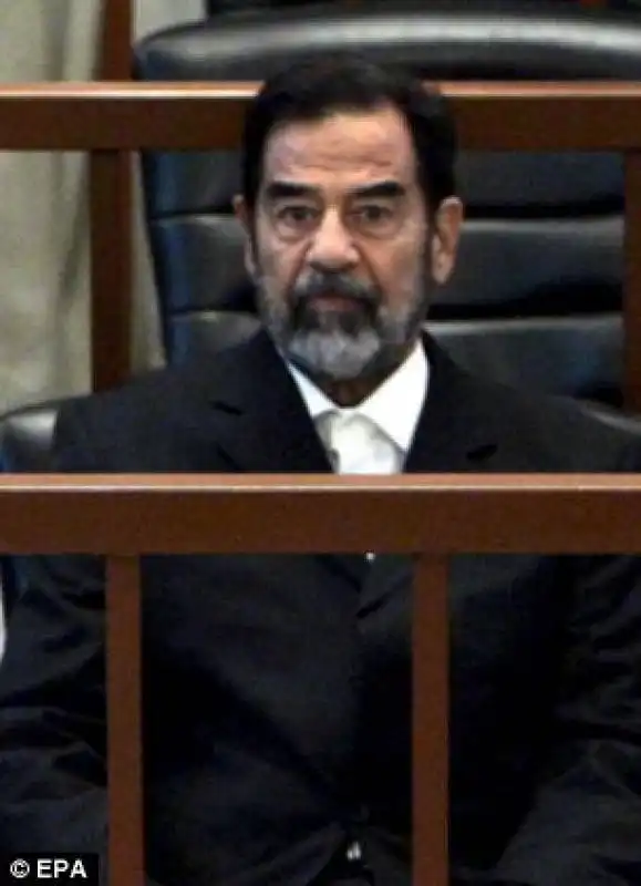 saddam hussein condannato a morte