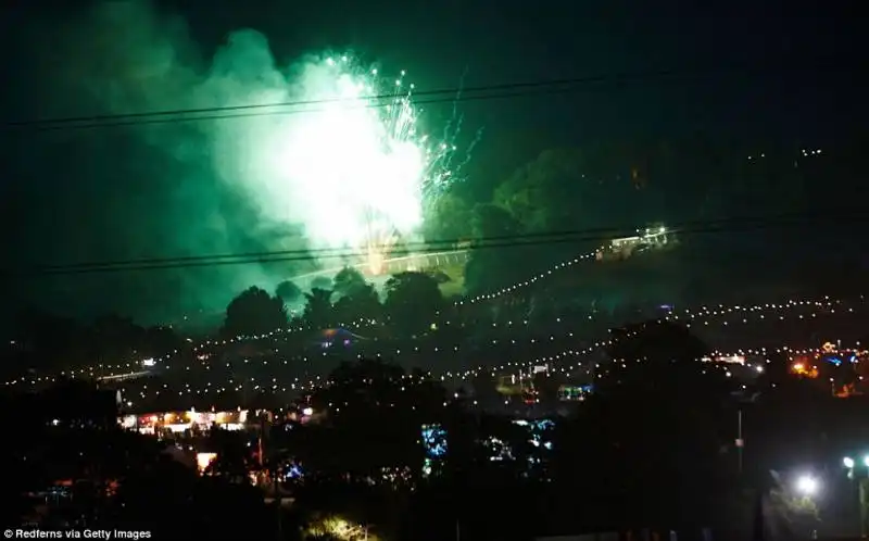 spettacoli pirotecnici a glastonbury