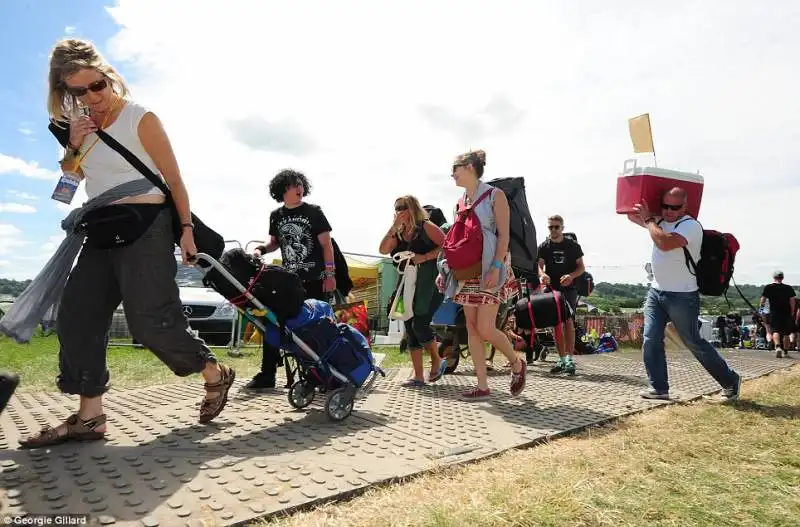 superorganizzati a glastonbury