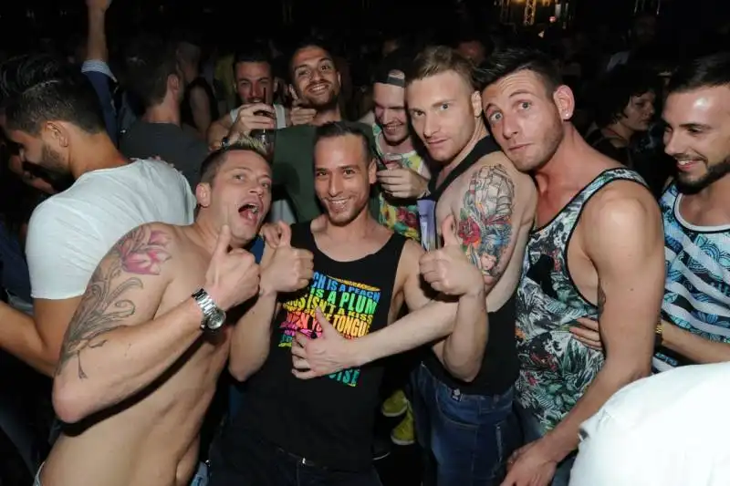 tutti al pride party (4)