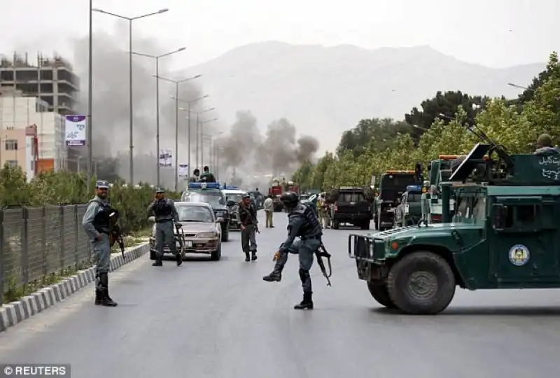 attentato dei talebani al parlamento di kabul  1