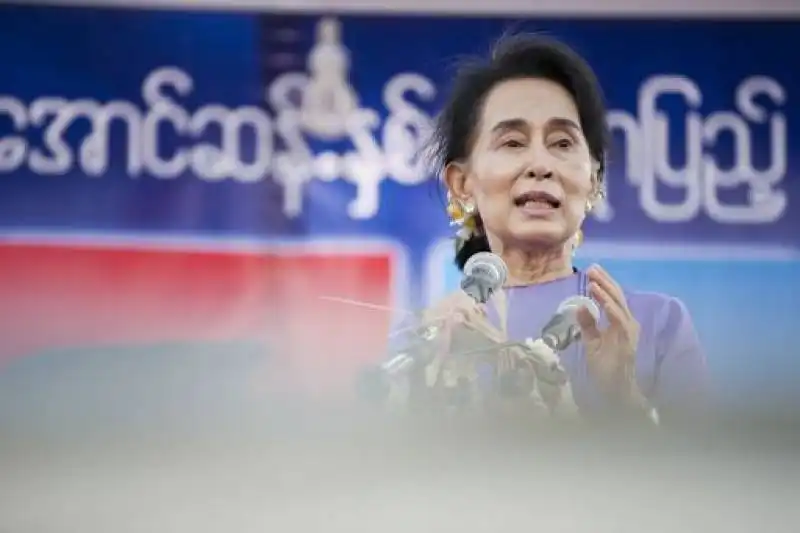 AUNG SAN SUU KYI