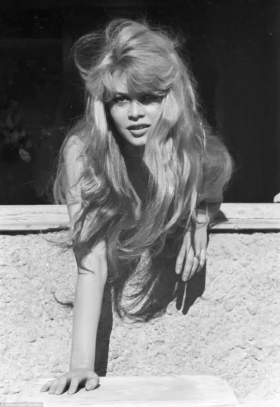 brigitte bardot, cannes 1957