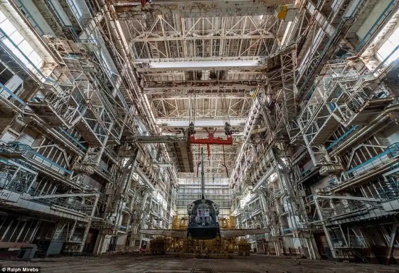 hangar di baikonur