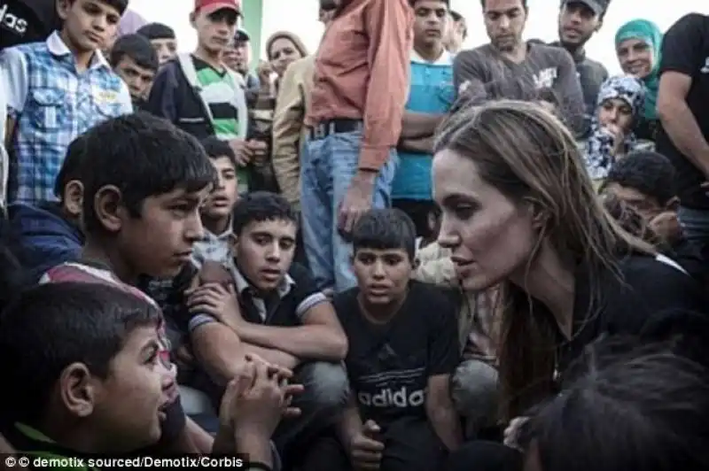 jolie in siria, 2013