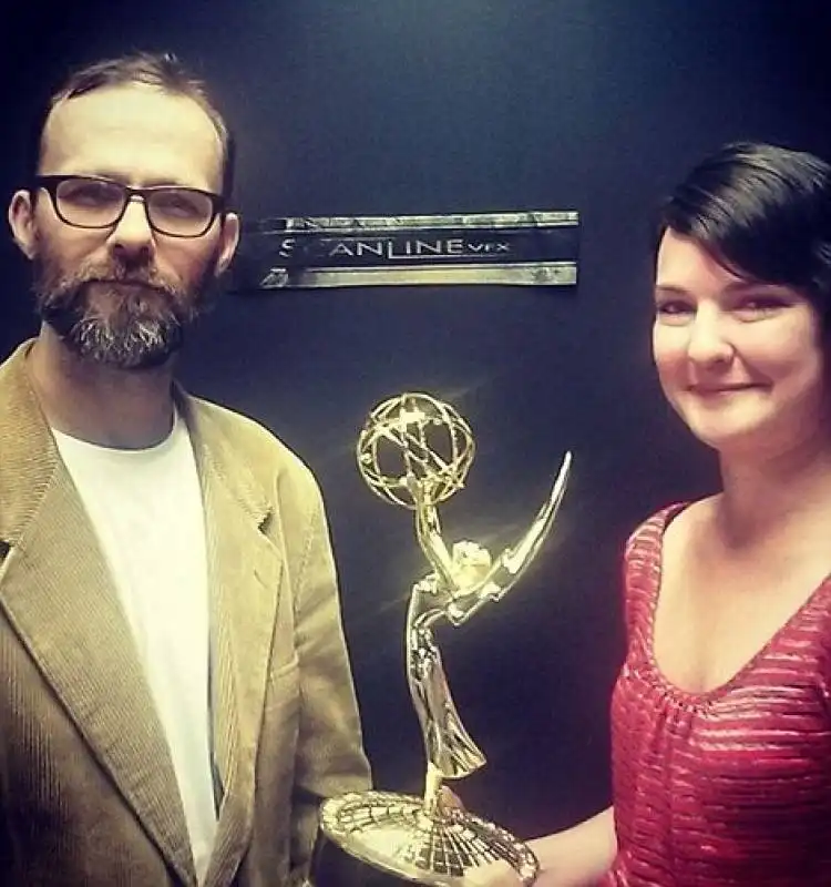 katherine  chappell con thomas schelesny e il grammy per game of thrones