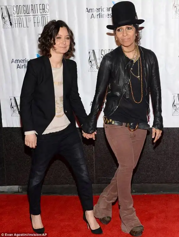 linda perry e sara gilbert