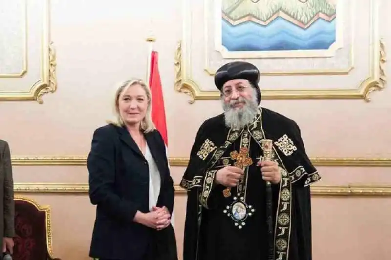 marine le pen in egitto con il patriarca copto