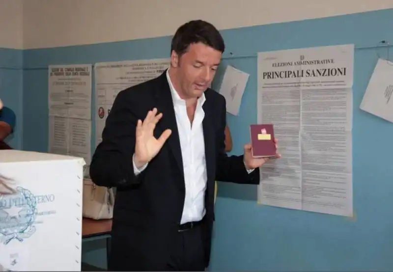 matteo renzi e agnese landini al voto a pontassieve   6